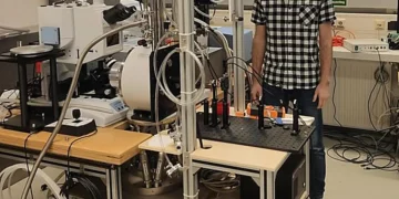 Le Dr. Felix Schilberth rejoint le consortium de recherche japonais-allemand dirigé par le Prof. István Kézsmárki (Université d'Augsbourg) et apporte son expertise avec une bourse postdoctorale au RIKEN au Japon.