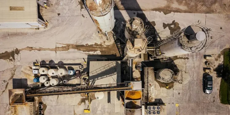 Biochar, argiles activées : ces matériaux qui réduisent l'empreinte carbone du béton