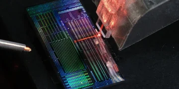 Indie Semiconductor dévoile un laser ultraviolet pour l'informatique quantique