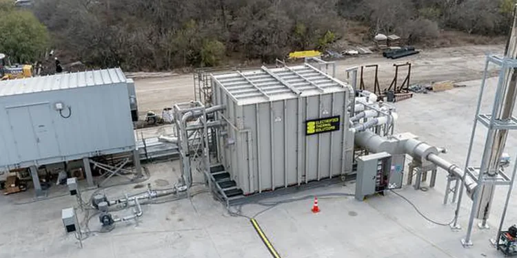 Le Southwest Research Institute (SwRI) abrite le premier système à taille réelle mettant en œuvre une méthode novatrice de production de chaleur industrielle, la batterie thermique Joule Hive™. Financé par le ministère américain de l'Énergie, le SwRI a conçu les principaux systèmes de soutien et supervisé la construction de l'installation sur son campus de San Antonio.