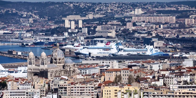 Marseille Fos électrifie ses quais pour les paquebots de croisière