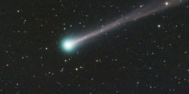 C/2025 R3, une comète du nuage d'Oort visible à l'œil nu avant l'aube