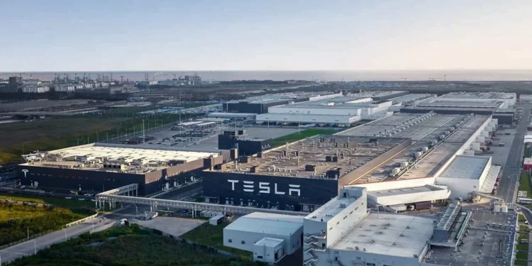 Tesla prépare un SUV compact électrique à bas prix