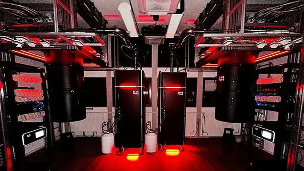 On dirait un décor tout droit sorti d’un film Star Wars, mais cette pièce à l’éclairage inquiétant est en réalité le laboratoire de recherche quantique à basse température de l’Institut Niels Bohr, à l’université de Copenhague. C’est là que des chercheurs de l’Université norvégienne des sciences et technologies ont mené leurs expériences sur la mémoire des ordinateurs quantiques.