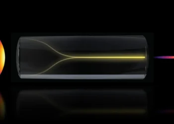 Des physiciens du MIT domptent le chaos lumineux dans une fibre optique