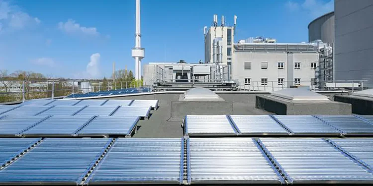 Les utilisateurs industriels peuvent produire de manière économique de l'hydrogène intrinsèquement vert sur site grâce à la technologie de photoréacteurs de Photreon