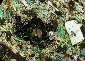 Des scientifiques cartographient des roches au potentiel d'éléments de terres rares