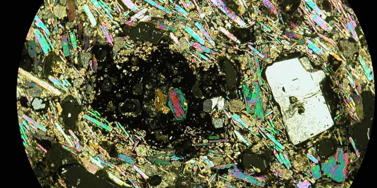 Des scientifiques cartographient des roches au potentiel d'éléments de terres rares