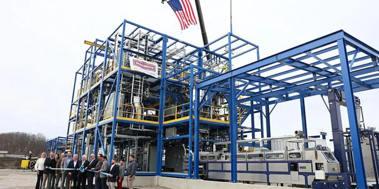ACP Technologies celebrated the opening of a new 75-pound-per-hour pilot facility in Ashland, Kentucky, in February. Res