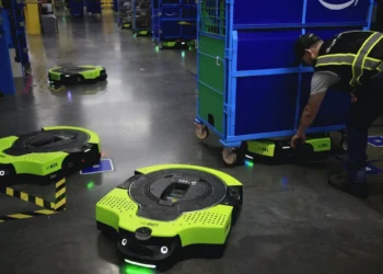 Amazon dévoile un robot d'entrepôt qui obéit au langage courant