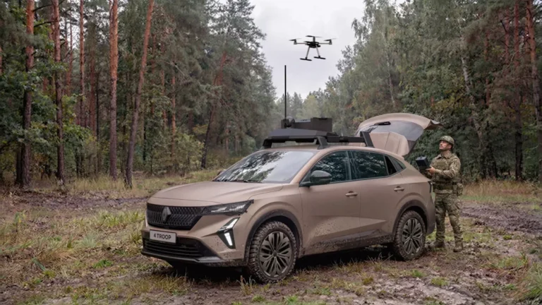 Renault et Thales dévoilent le prototype militaire 4 TROOP à Eurosatory