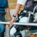 Une thérapie par exosquelette inédite pourrait redéfinir la manière dont les survivants d'AVC réapprennent à marcher