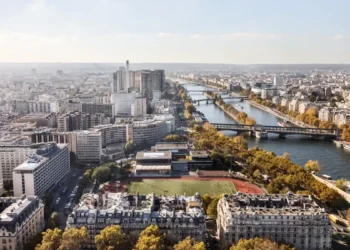 Seulement 38 % de la population mondiale vivra dans les grandes villes d'ici 2100, une étude défie les prévisions actuelles