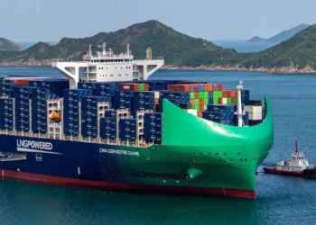 CMA CGM "NOTRE DAME", un colosse au GNL, arrive au Havre