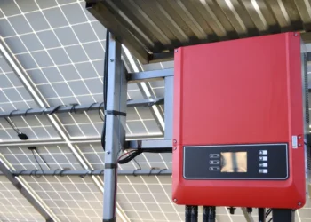 Onduleurs solaires : la production occidentale couvre déjà la demande européenne