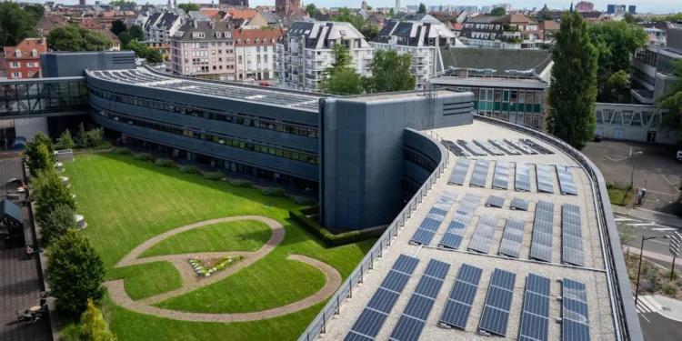 Strasbourg : l'Hôtel d'Alsace se dote d'une centrale photovoltaïque de 130 kWc