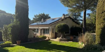 Recherches de climatisation en hausse de 380 %, le solaire comme réponse