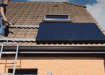 Blular connecte climatisation et solaire sans batterie ni onduleur