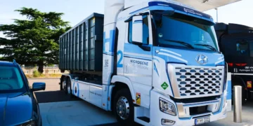 Hyundai dévoile son camion hydrogène XCIENT en version Ampliroll à Lyon