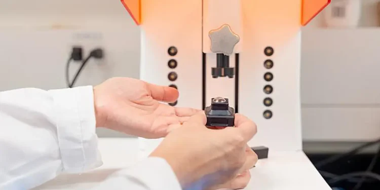 Des lentilles de contact imprimées en 3D, uniques pour vos yeux, en seulement 20 minutes