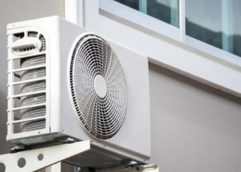 USA : Comment les pompes à chaleur fixées aux fenêtres peuvent offrir aux locataires un chauffage et une climatisation efficaces
