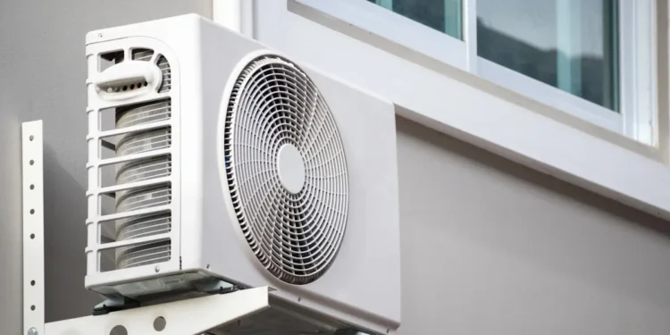 USA : Comment les pompes à chaleur fixées aux fenêtres peuvent offrir aux locataires un chauffage et une climatisation efficaces