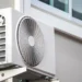 USA : Comment les pompes à chaleur fixées aux fenêtres peuvent offrir aux locataires un chauffage et une climatisation efficaces