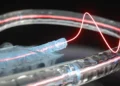 Extrêmement froide et très efficace : des scientifiques présentent une nouvelle fibre optique