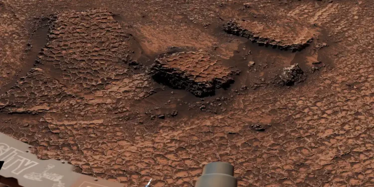 Le rover Curiosity de la NASA découvre un champ présentant des textures en nid d'abeille