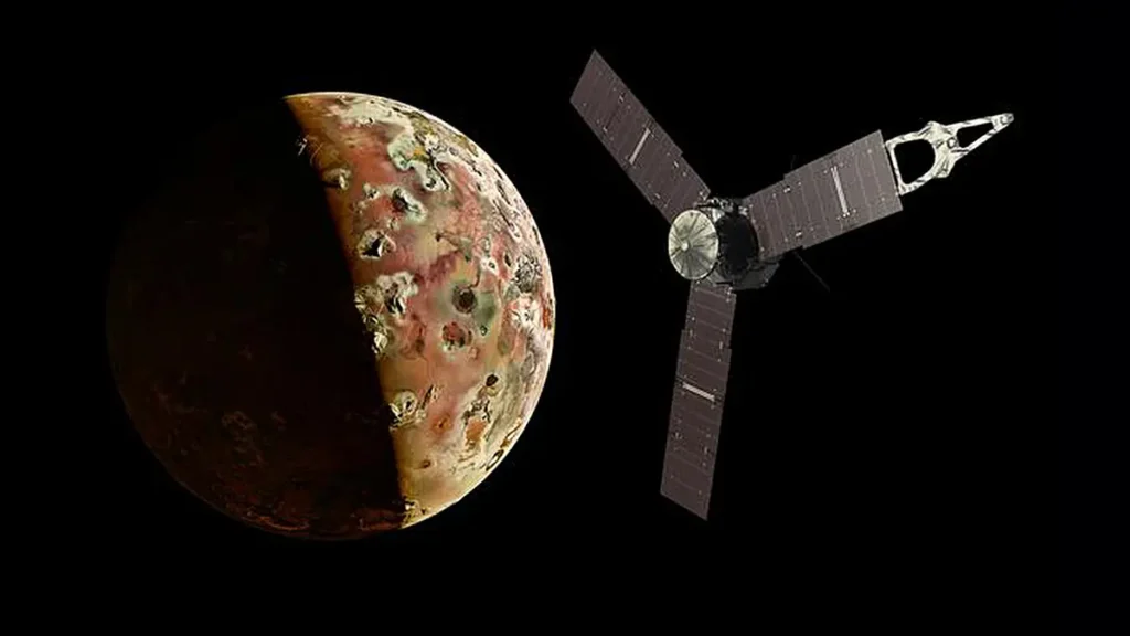 La sonde Juno de la NASA a effectué les premières mesures directes de la température sous la surface d’Io, l’une des lunes de Jupiter, à l’aide du radiomètre à micro-ondes (MWR), inventé et conçu par le Dr Scott Bolton du Southwest Research Institute. (Crédit : NASA/JPL-Caltech/SwRI/MSSS/Thomas Thomopoulos ©)
