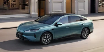 BYD dévoile la Seal 06 2027 : une berline électrique et hybride bardée de technologies à prix cassé