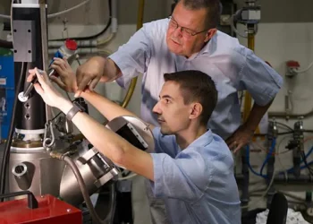 Un verre métallique testé sur l'ISS : la recherche sur des gouttelettes en lévitation en microgravité