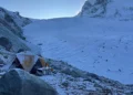 Un câble à fibre optique révèle des crevasses cachées dans la glace