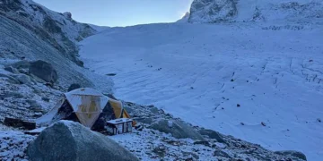 Un câble à fibre optique révèle des crevasses cachées dans la glace