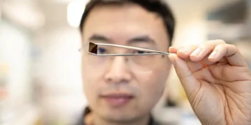 Un semi-conducteur effaçable programmé par la lumière