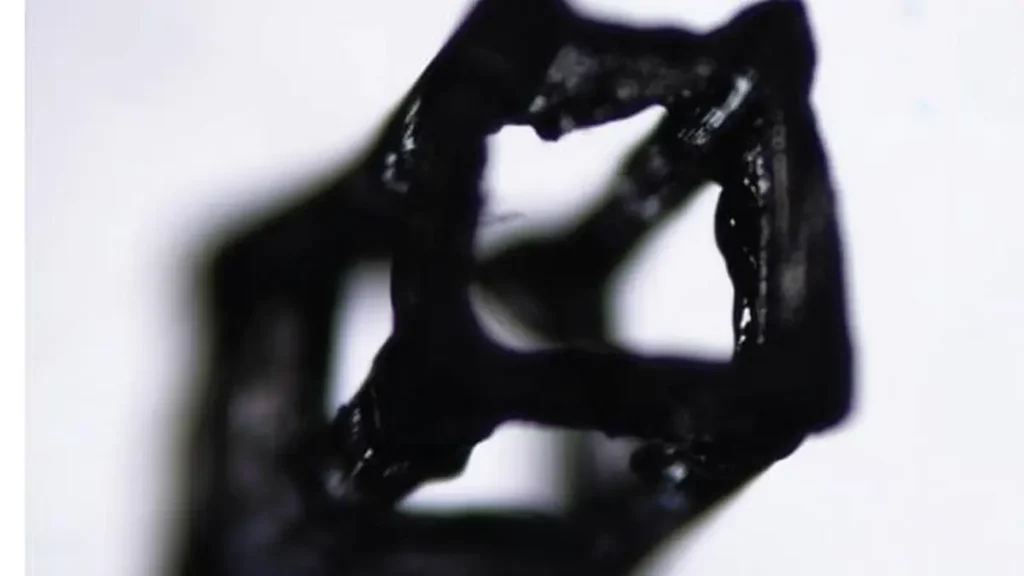 The researchers demonstrated several hollow shapes, including this cube.