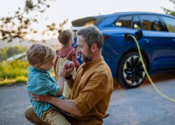 Voiture électrique en famille : ce qui change vraiment au quotidien