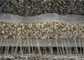 Un électrolyte tricouche améliore la stabilité des batteries lithium-métal