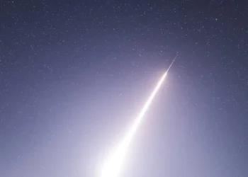 Un essai de fusée-sonde aide à concevoir les composants d'un nouveau système d'armement