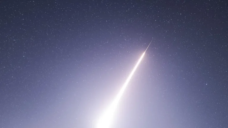 Un essai de fusée-sonde aide à concevoir les composants d'un nouveau système d'armement