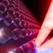 Une nouvelle conception de dispositif pourrait miniaturiser la photonique et les technologies quantiques