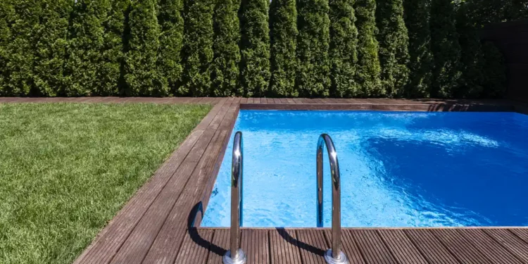 Piscine sans permis : la règle des 10 m² et ses pièges