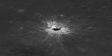 Lune, la NASA découvre un cratère de 222 mètres né d’un impact rarissime