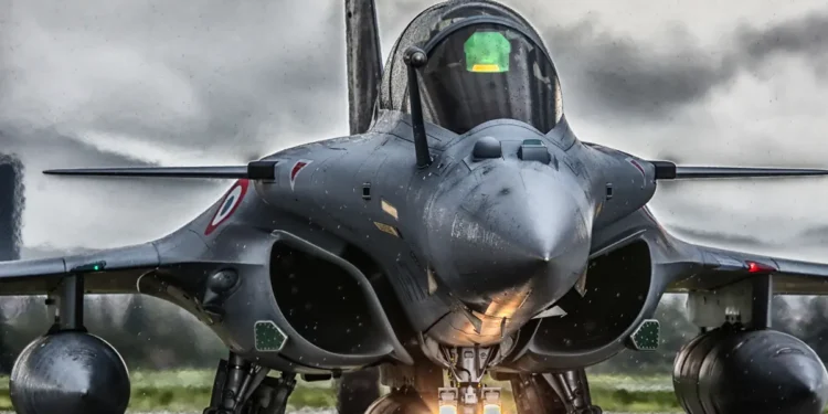Dassault envoie deux intelligences artificielles souveraines dans le cockpit du Rafale