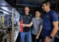 Des scientifiques de Singapour construisent l'horloge atomique la plus précise au monde