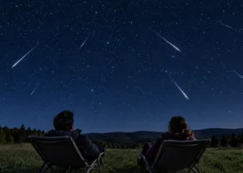 Draconides 2026, la pluie d’étoiles filantes qui se regarde avant minuit