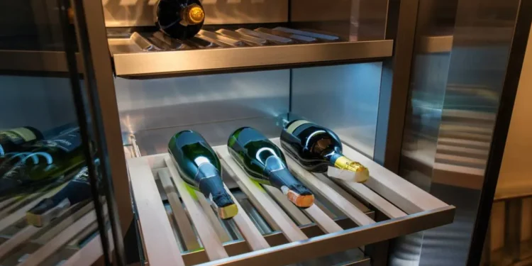 Cave à vin encastrable : bien choisir selon son espace cuisine
