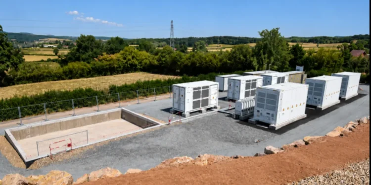 Des batteries de 6 MW / 12MW désormais adossées à la centrale solaire flottante de Gueugnon
