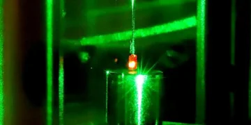 Première observation de spins quantiques déplaçant un objet à l'échelle du centimètre en laboratoire