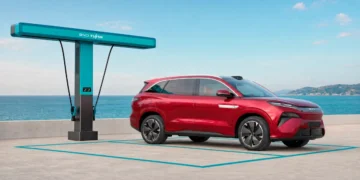 BYD Atto 8 à Paris, le SUV 7 places qui passe de 10 à 70% en cinq minutes mais tait son prix